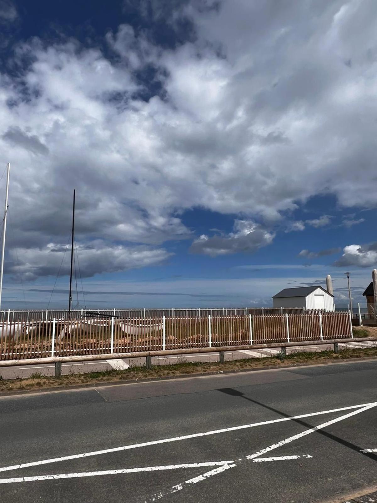 Un Coin Paisible En Front De Mer Villa Ouistreham Kültér fotó